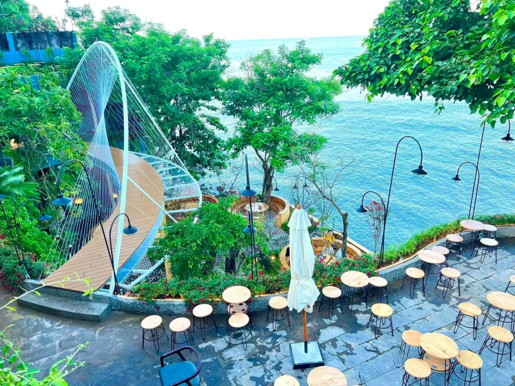 OASIS SEA COFFEE & TEA - "Ốc đảo xanh" hiếm có giữa trung tâm thành phố Vũng Tàu